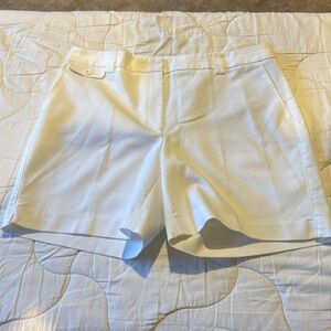 White House Black Market white 7 inch shorts size 14 EUC